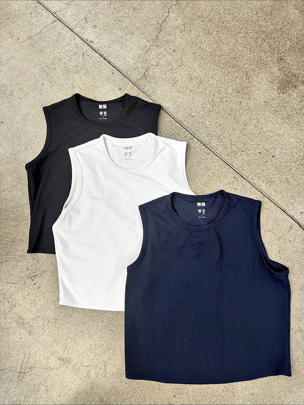Set of 3 - Uniqlo AIRism Cotton Ribbed Cropped Tank Top Black & White Small